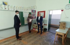 Coloseum Club poklonio 20 tableta učenicima osnovnih škola