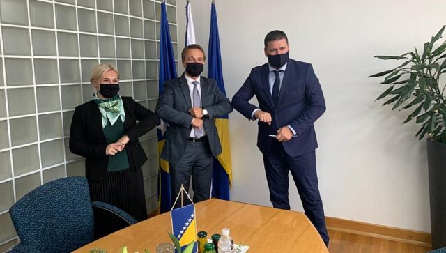 Raiffeisen banka zaključila ugovor o poslovnoj saradnji s Razvojnom bankom FBiH.