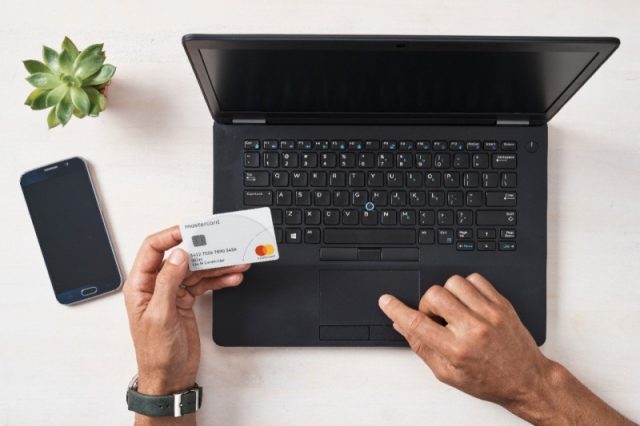 Online payments_Photo